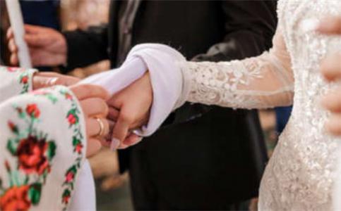 2025蛇年十一月适宜订婚的好日子 订婚老黄历查询